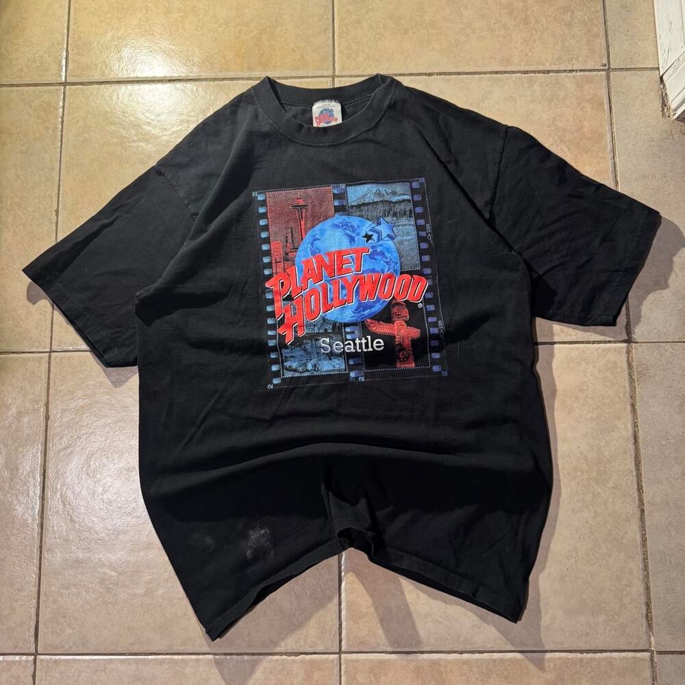 Vintage 90s planet hollywood seattle tee Size L in Mens